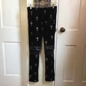 *SOLD* Black Velvet Leggings 🖤